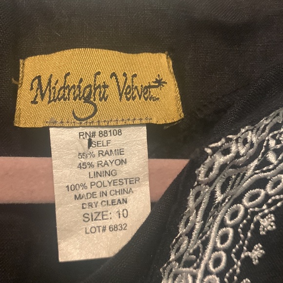 Vintage embroidered top! Size 10 #0099 - Picture 4 of 4